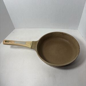 Deane‎ and White Nonstick Frying Pan 9.5 Inch Skillet D&W Cookware Beige